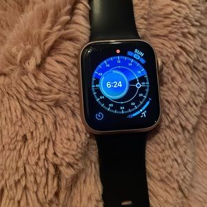 Rose Gold Apple Watch Series 5 - GPS, 40mm